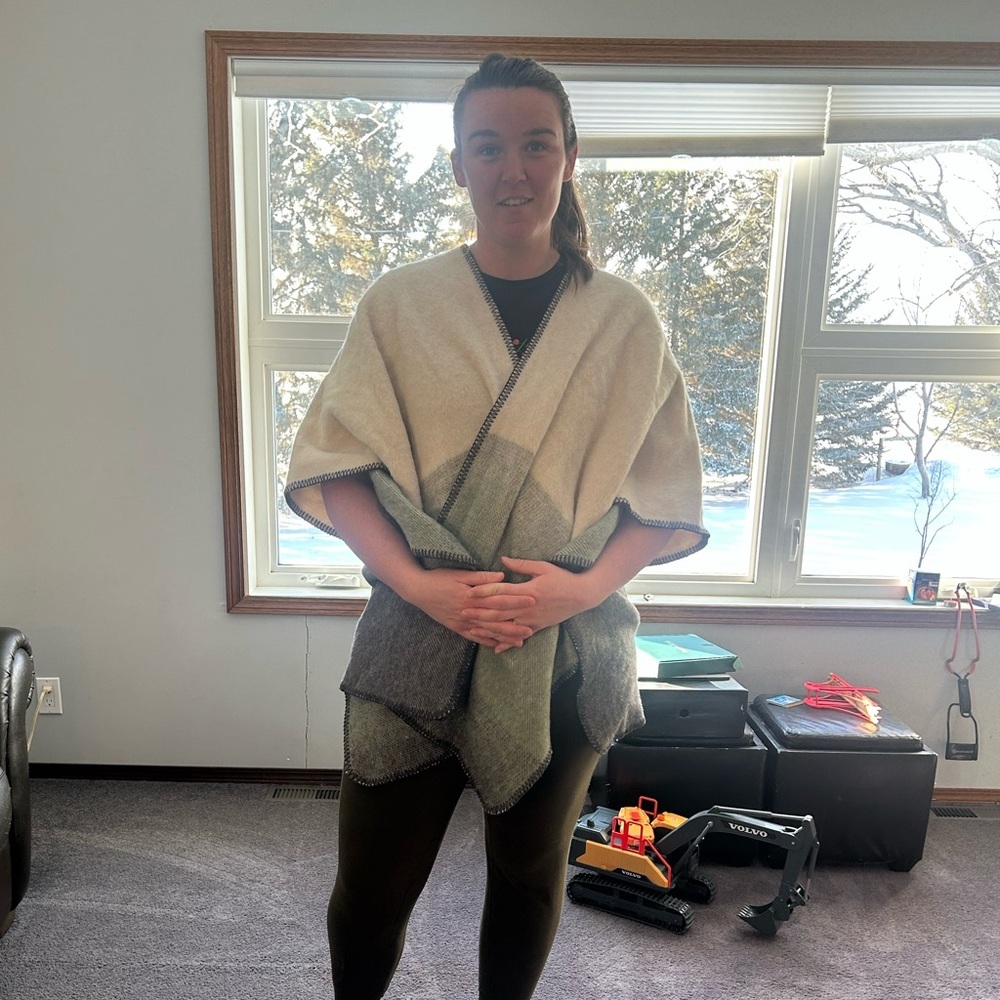 Wool Poncho - Picture 2 of 5